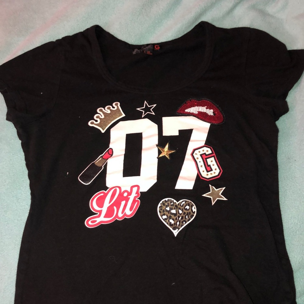 Black shirt